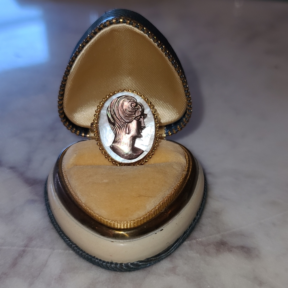 Antique 10k Cameo Brooch Pendant